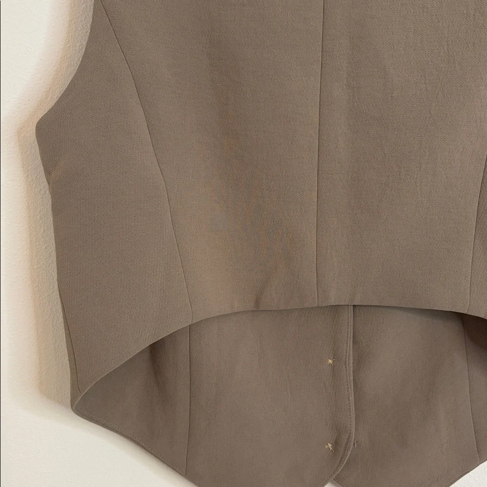Wilfred Pacino Vest - Picture 7 of 9